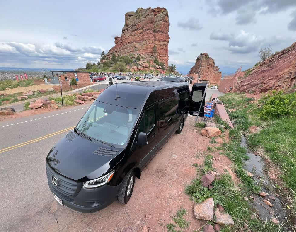 Red Rocks Limo Denvert to Red Rocks Limo Service